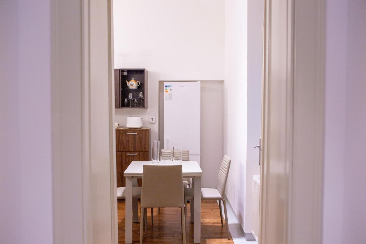 Alessia Apartment In The Old Town 티미쇼아라 외부 사진